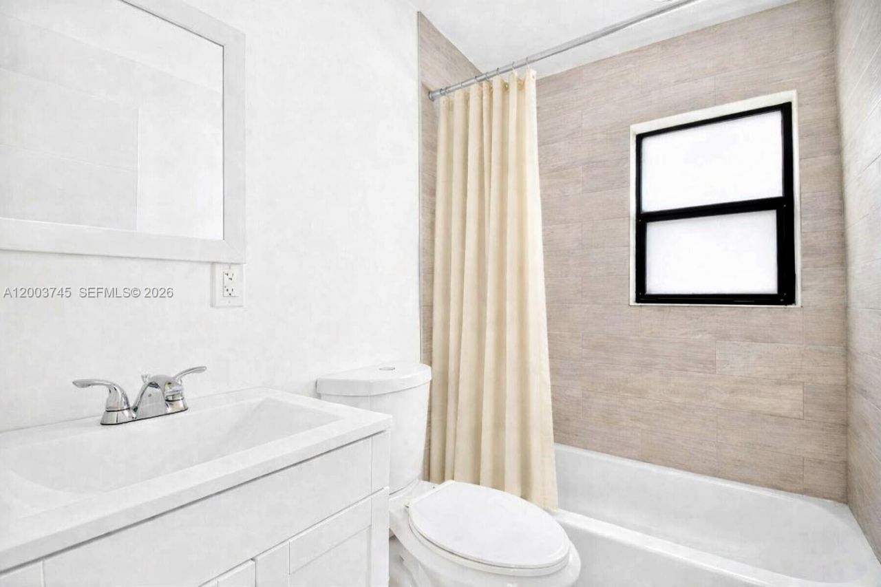 1102 NW 103rd St, Unit 1, Miami, FL 33150 Photo