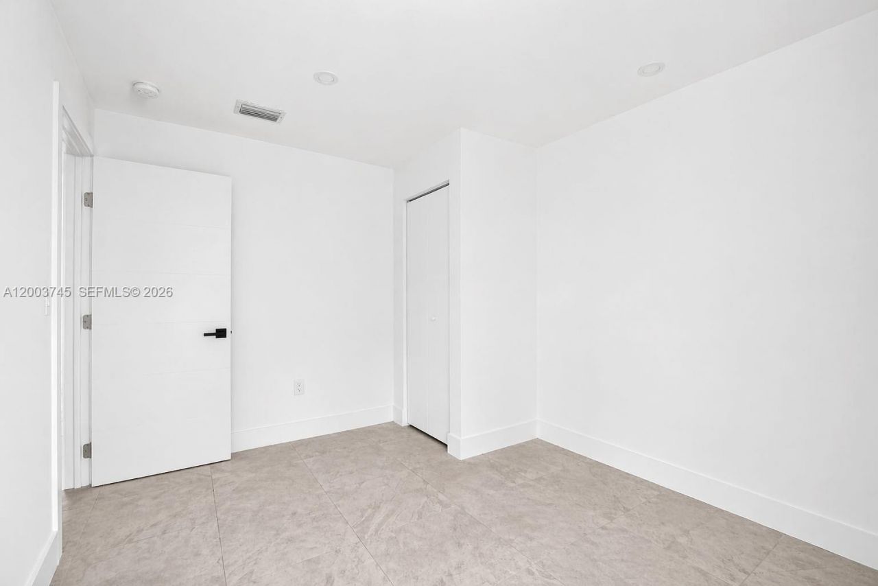 1102 NW 103rd St, Unit 1, Miami, FL 33150 Photo