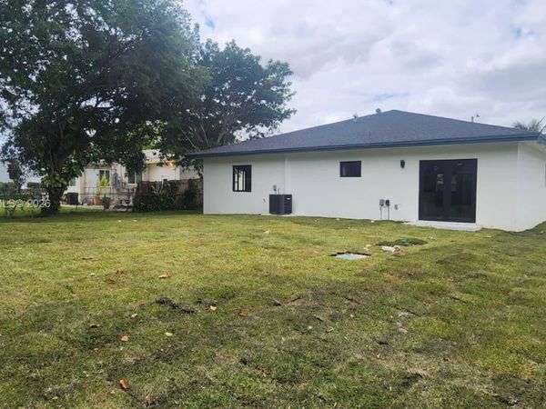 North Miami Beach, FL 33162