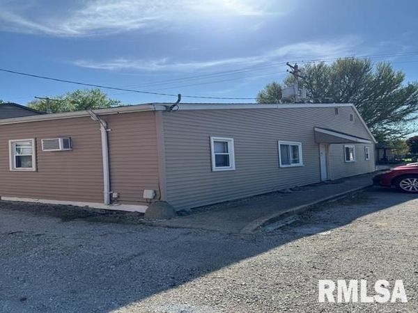 130 W JACKSON Street, Virden, IL 62690
