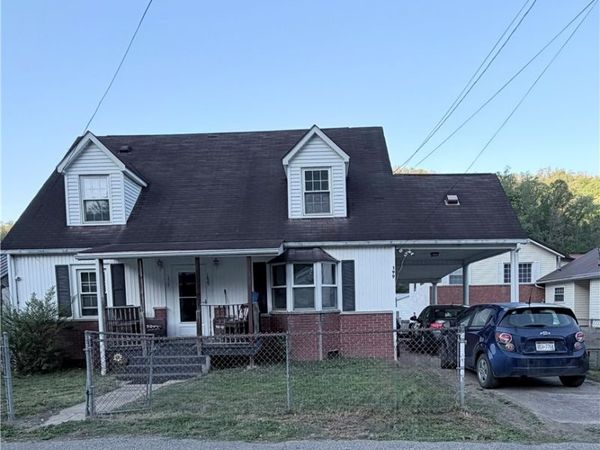 199 McConnell Road, Stollings, WV 25646