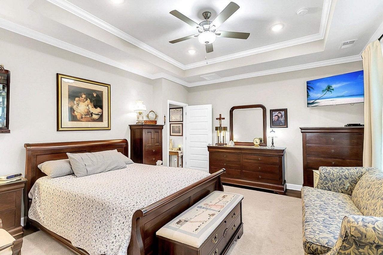 562 Dunswell Drive Photo 10