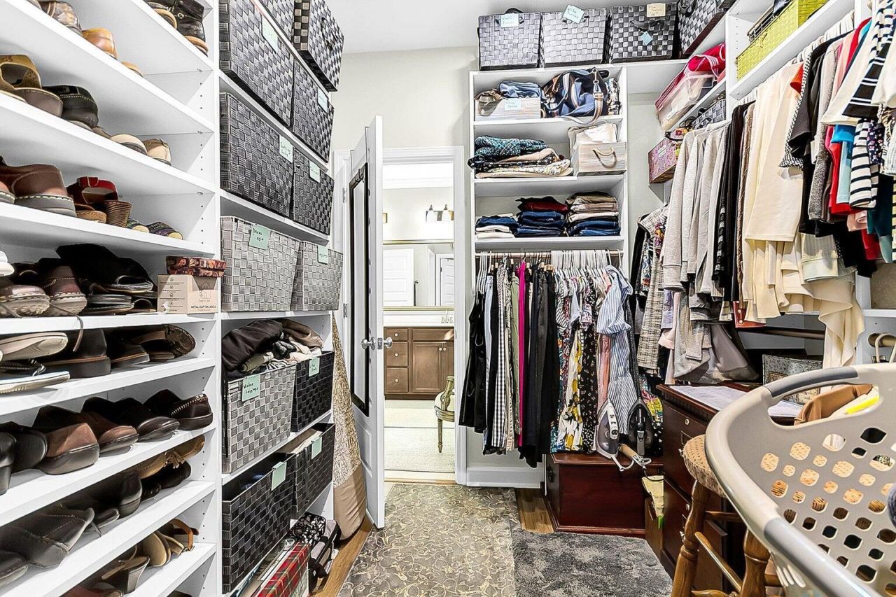 562 Dunswell Drive Photo 12