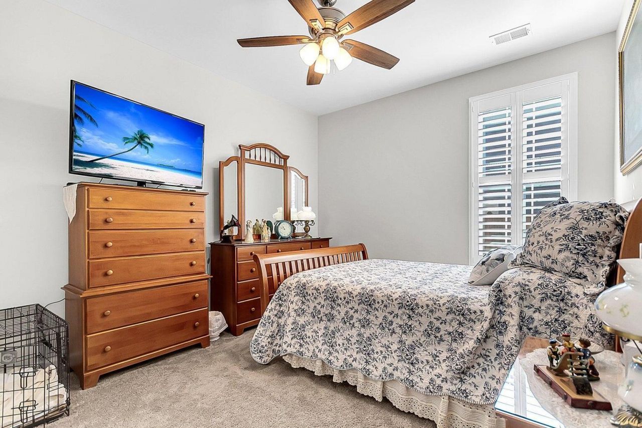 562 Dunswell Drive Photo 14