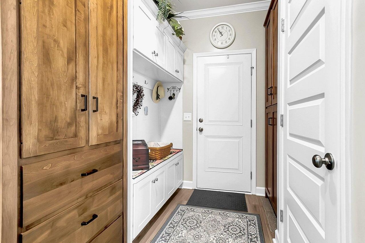 562 Dunswell Drive Photo 19