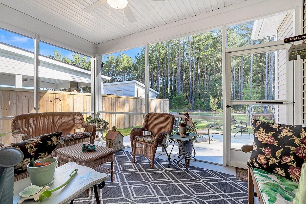 562 Dunswell Drive Photo 21