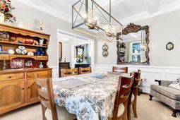 562 Dunswell Drive photo 4