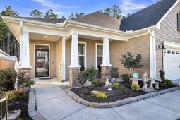 562 Dunswell Drive photo 4