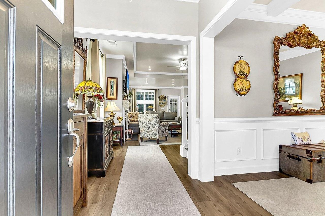 562 Dunswell Drive Photo 6