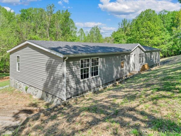 2781 Johnson School RD , Thaxton, VA 24174