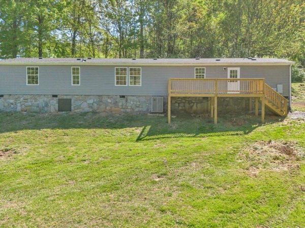 2781 Johnson School RD , Thaxton, VA 24174