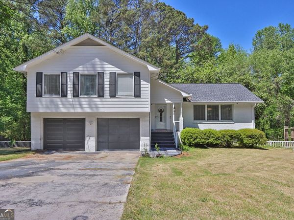 557 Rue Montaigne, Stone Mountain, GA 30083