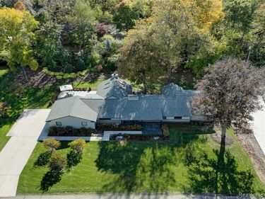 3885 Oakland Drive, Bloomfield Hills, MI 48301
