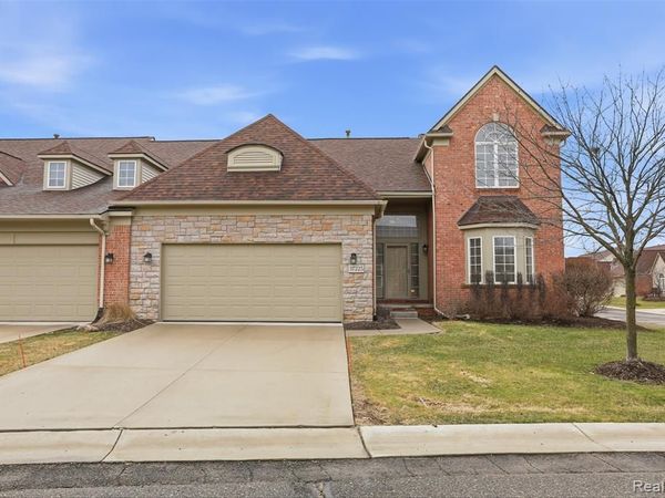 37225 Berkleigh Court, Farmington Hills, MI 48331