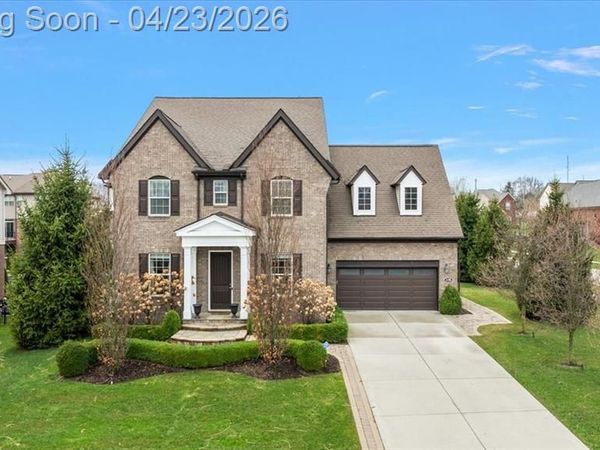 1138 Pembroke Drive, Rochester Hills, MI 48307