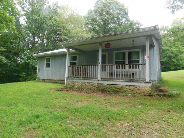 6872 E Hurst Road, Pekin, IN 47165