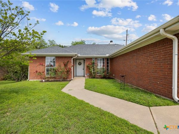 305 W Blancas Drive , Copperas Cove, TX 76522