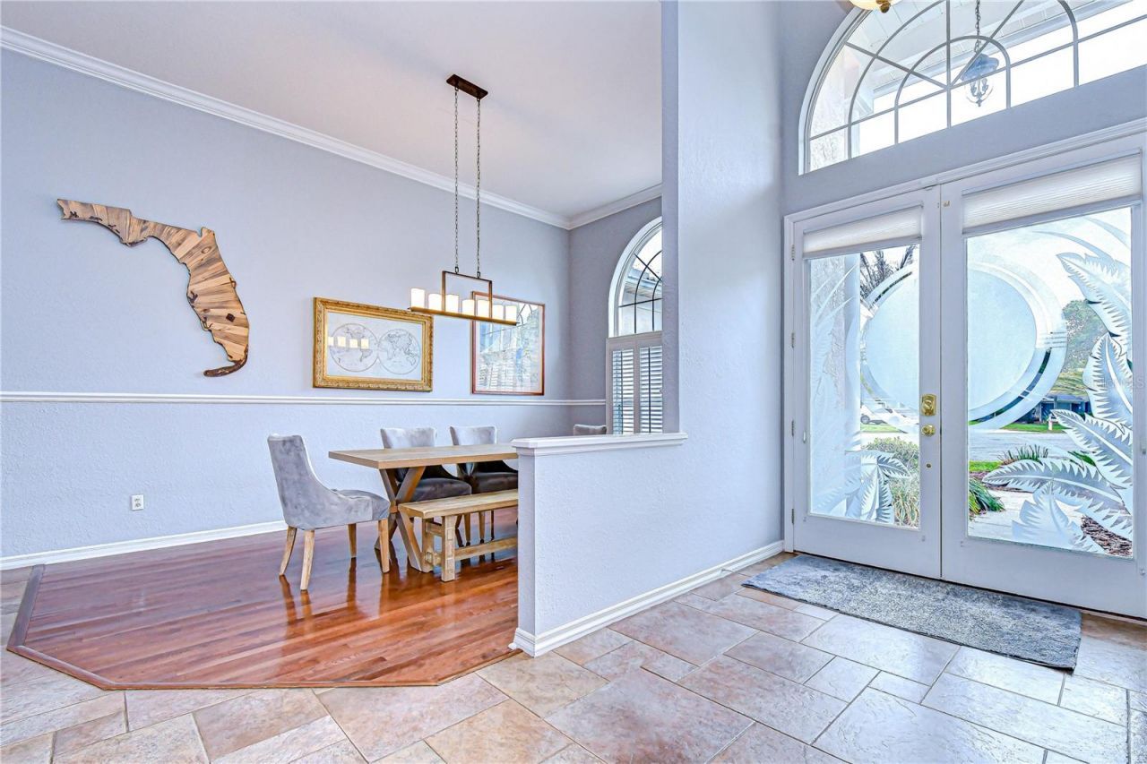 5201 Laurel Pointe Drive, Valrico, FL 33594 Photo