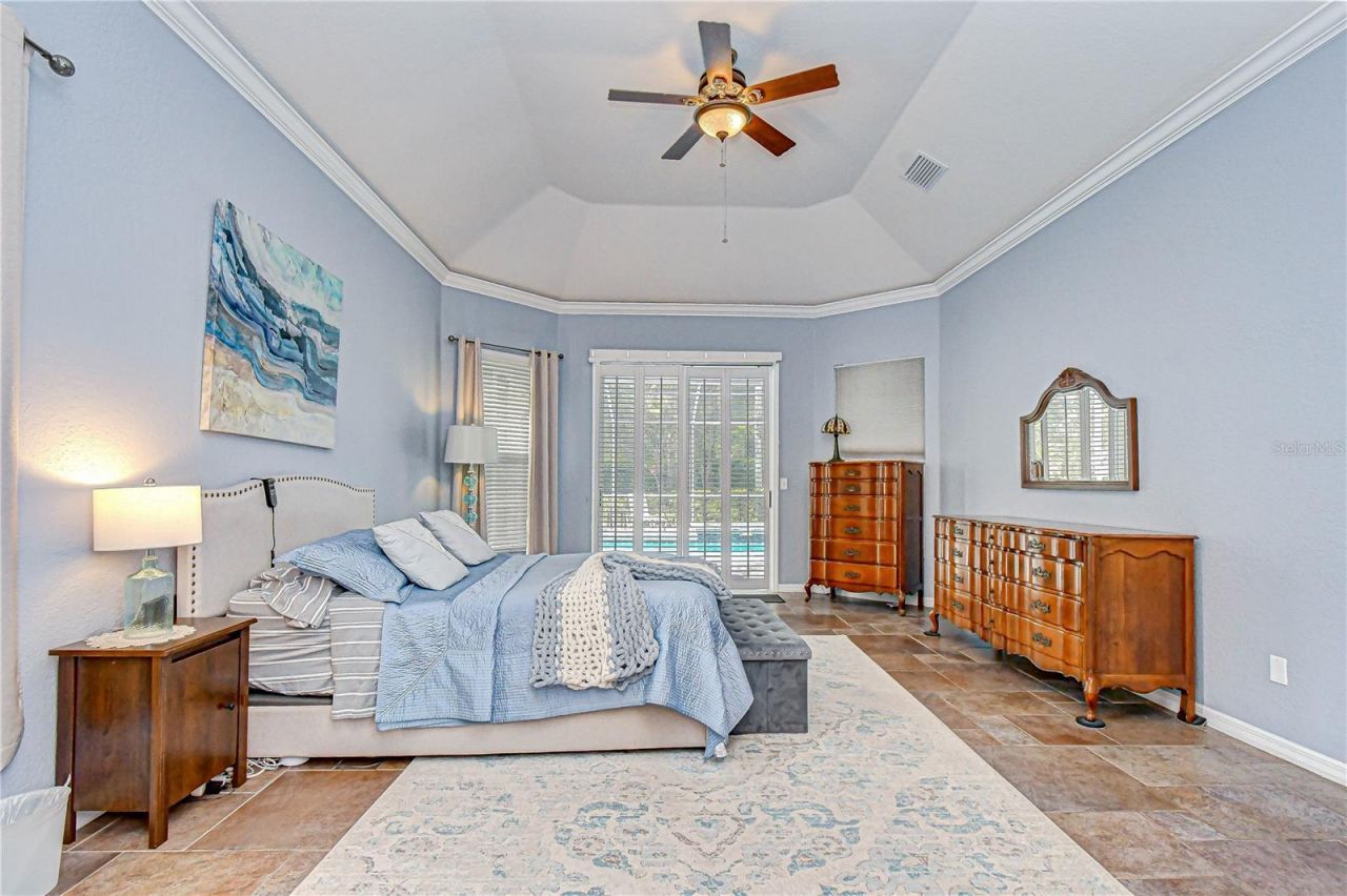 5201 Laurel Pointe Drive, Valrico, FL 33594 Photo
