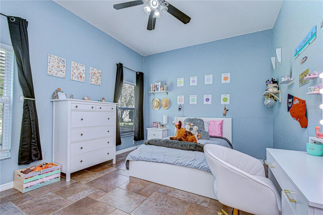 5201 Laurel Pointe Drive, Valrico, FL 33594 Photo