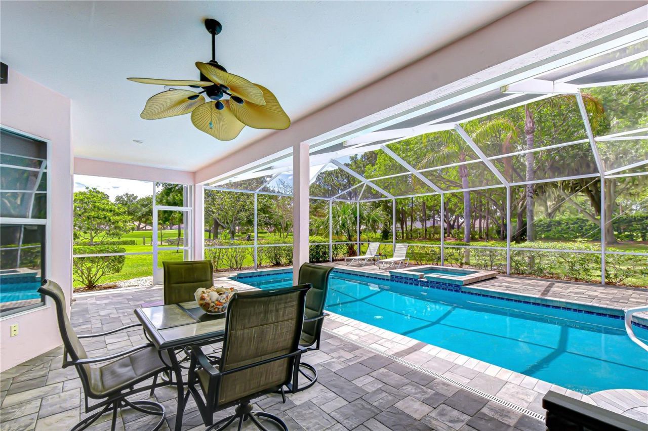 5201 Laurel Pointe Drive, Valrico, FL 33594 Photo