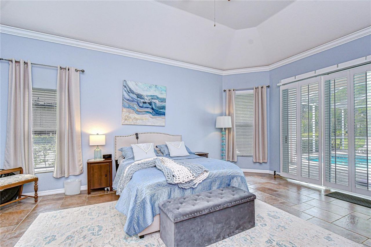 5201 Laurel Pointe Drive, Valrico, FL 33594 Photo