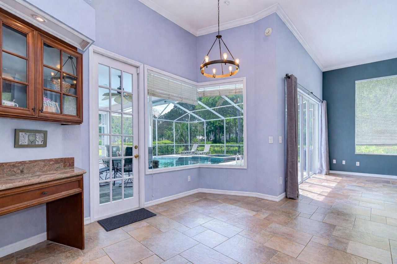 5201 Laurel Pointe Drive, Valrico, FL 33594 Photo