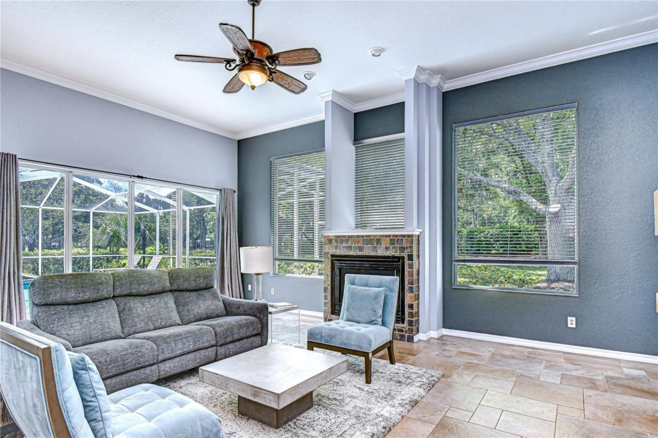 5201 Laurel Pointe Drive, Valrico, FL 33594 Photo