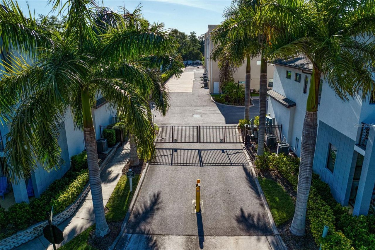 2521 11th Place N, Saint Petersburg, FL 33713 Photo