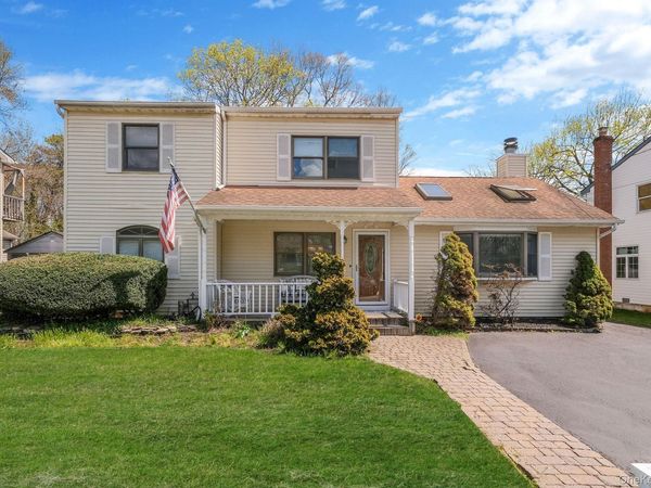 97 N Clinton Avenue , Patchogue, NY 11772