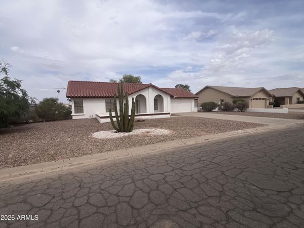 14719 S COUNTRY CLUB Way, Arizona City, AZ 85123