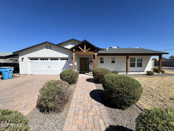 1802 W INDIANOLA Avenue, Phoenix, AZ 85015