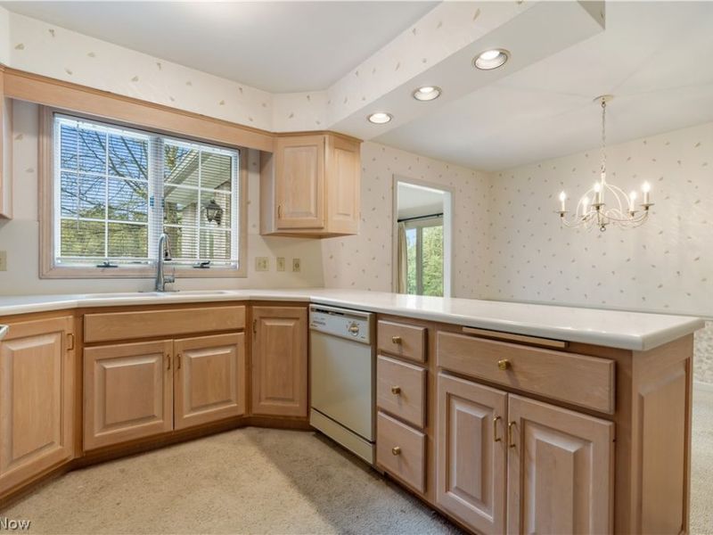 2240 Devonshire Drive NW, Canton, OH 44708 Photo 12