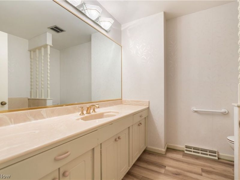 2240 Devonshire Drive NW, Canton, OH 44708 Photo 22