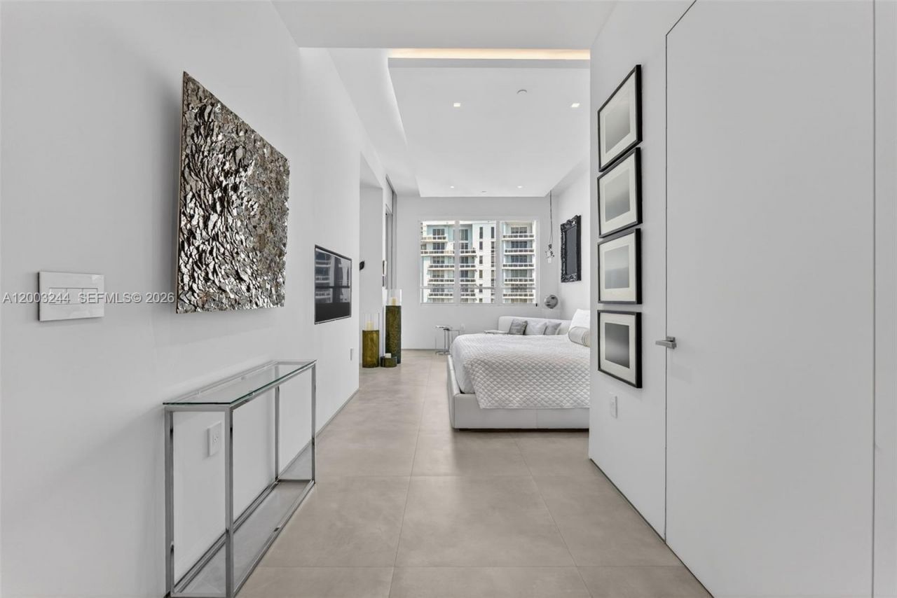 801 Brickell Key Blvd, Unit PH3306, Miami, FL 33131 Photo