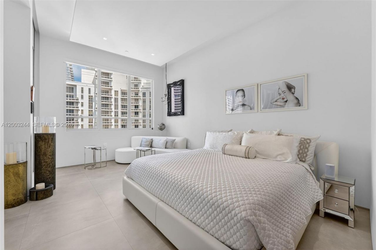 801 Brickell Key Blvd, Unit PH3306, Miami, FL 33131 Photo