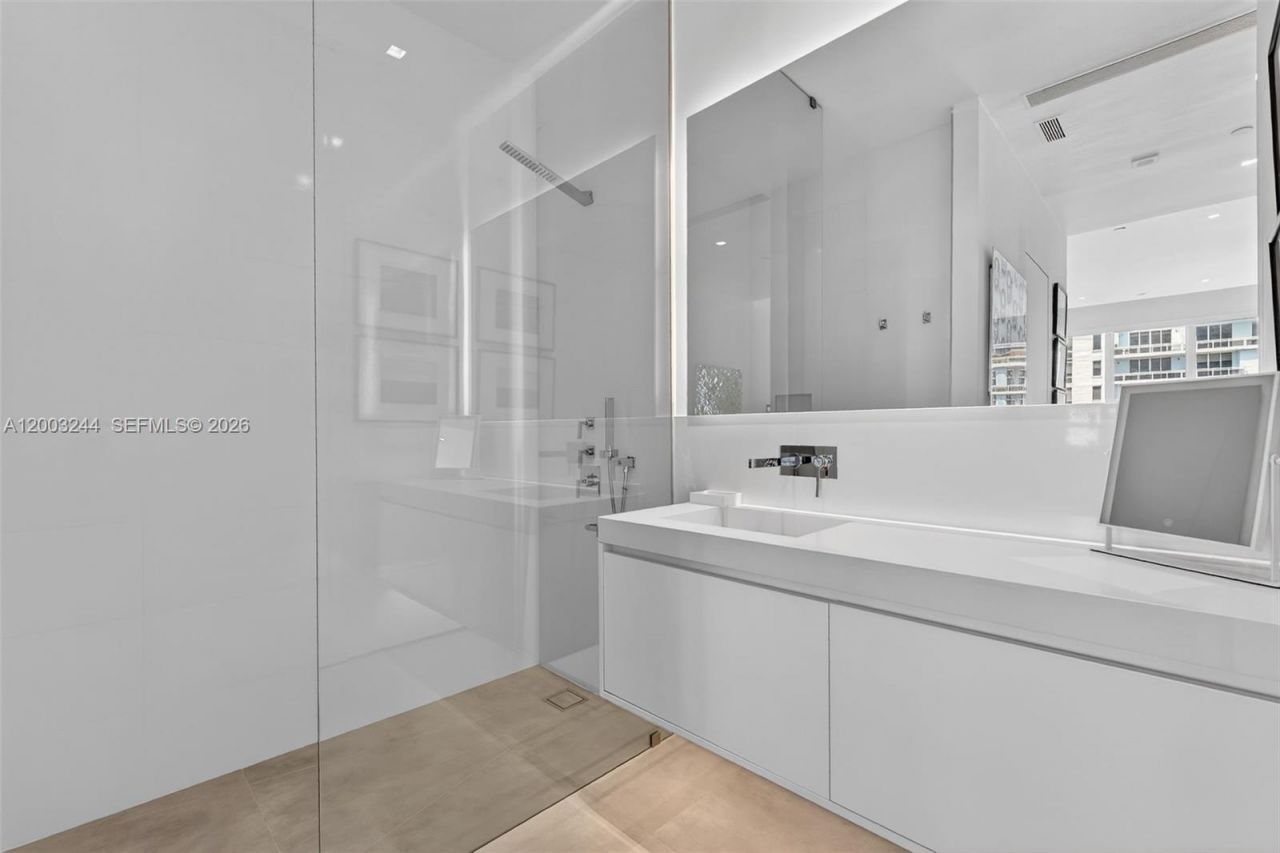 801 Brickell Key Blvd, Unit PH3306, Miami, FL 33131 Photo