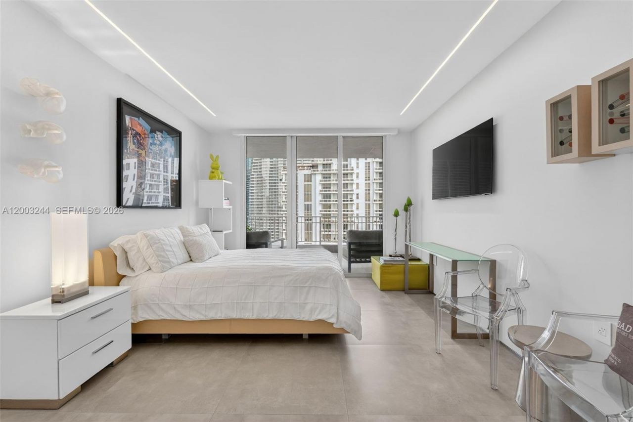 801 Brickell Key Blvd, Unit PH3306, Miami, FL 33131 Photo