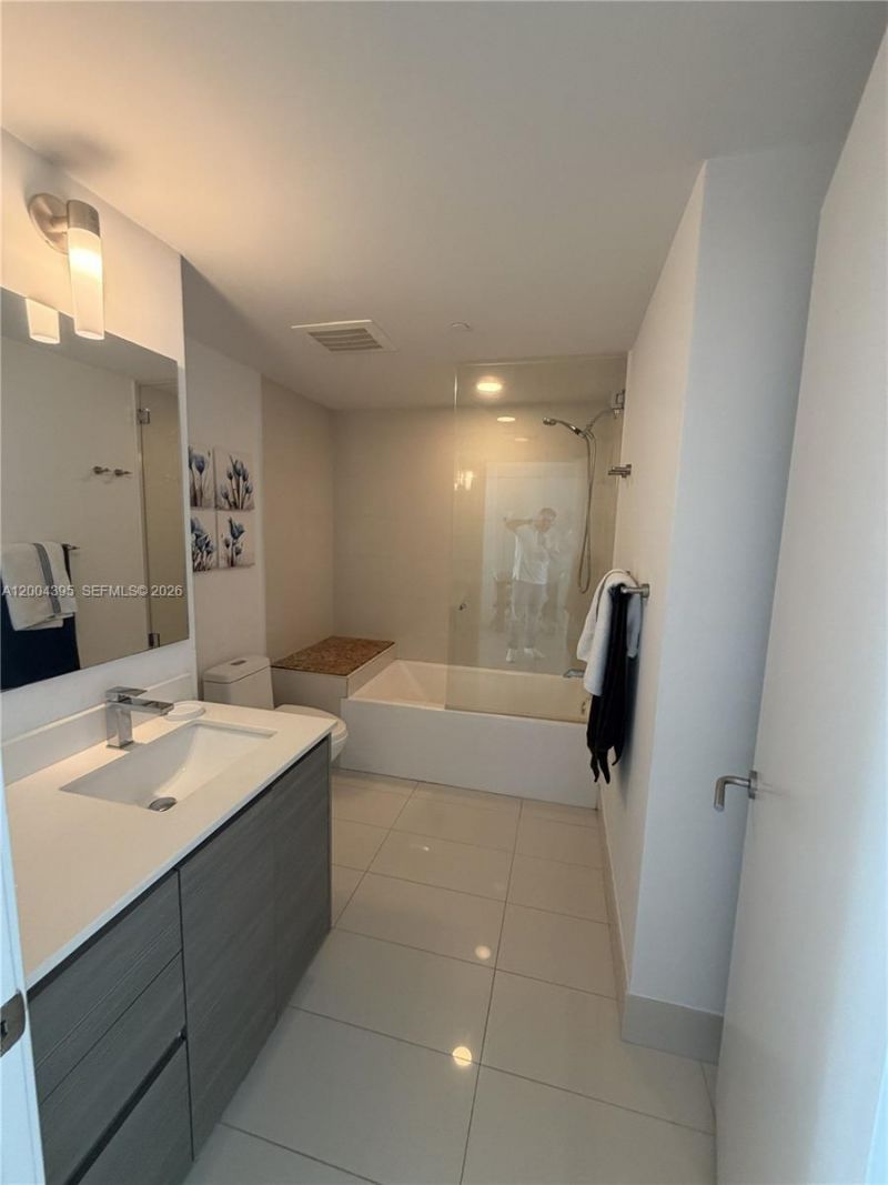 460 NE 28th St, Unit 2806, Miami, FL 33137 Photo