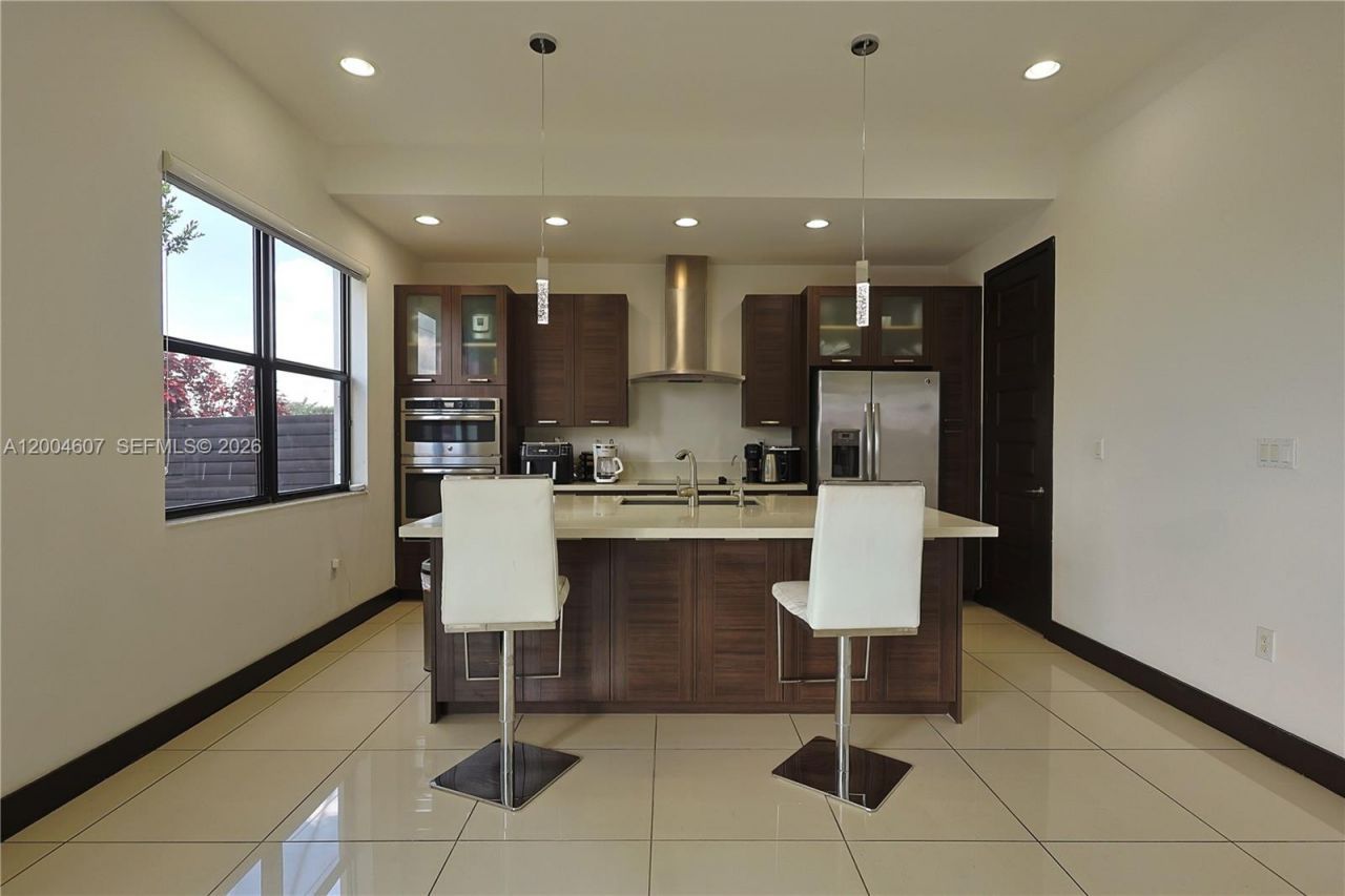 16065 SW 136th Ter, Miami, FL 33196 Photo