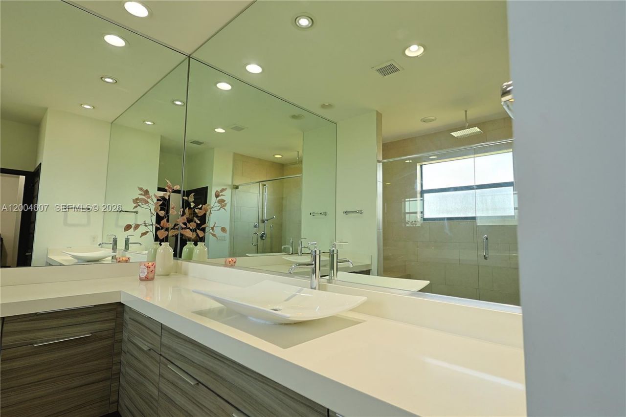 16065 SW 136th Ter, Miami, FL 33196 Photo