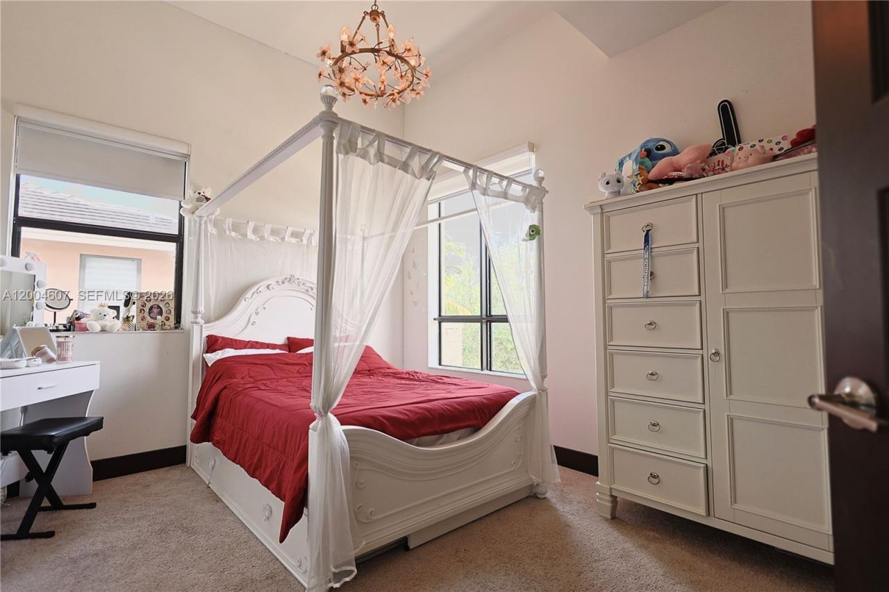 16065 SW 136th Ter, Miami, FL 33196 Photo