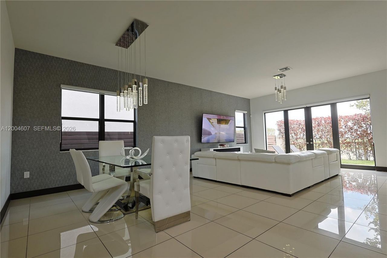 16065 SW 136th Ter, Miami, FL 33196 Photo