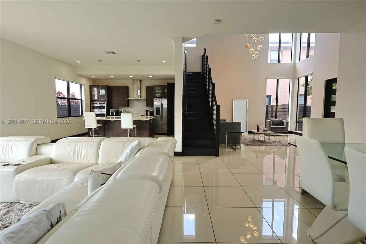 16065 SW 136th Ter, Miami, FL 33196 Photo