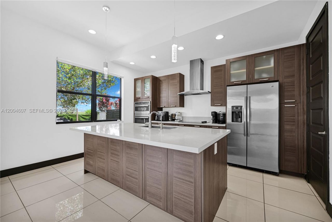 16065 SW 136th Ter, Miami, FL 33196 Photo