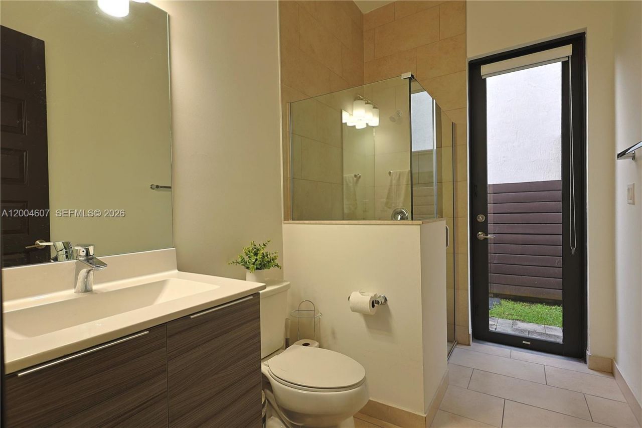 16065 SW 136th Ter, Miami, FL 33196 Photo