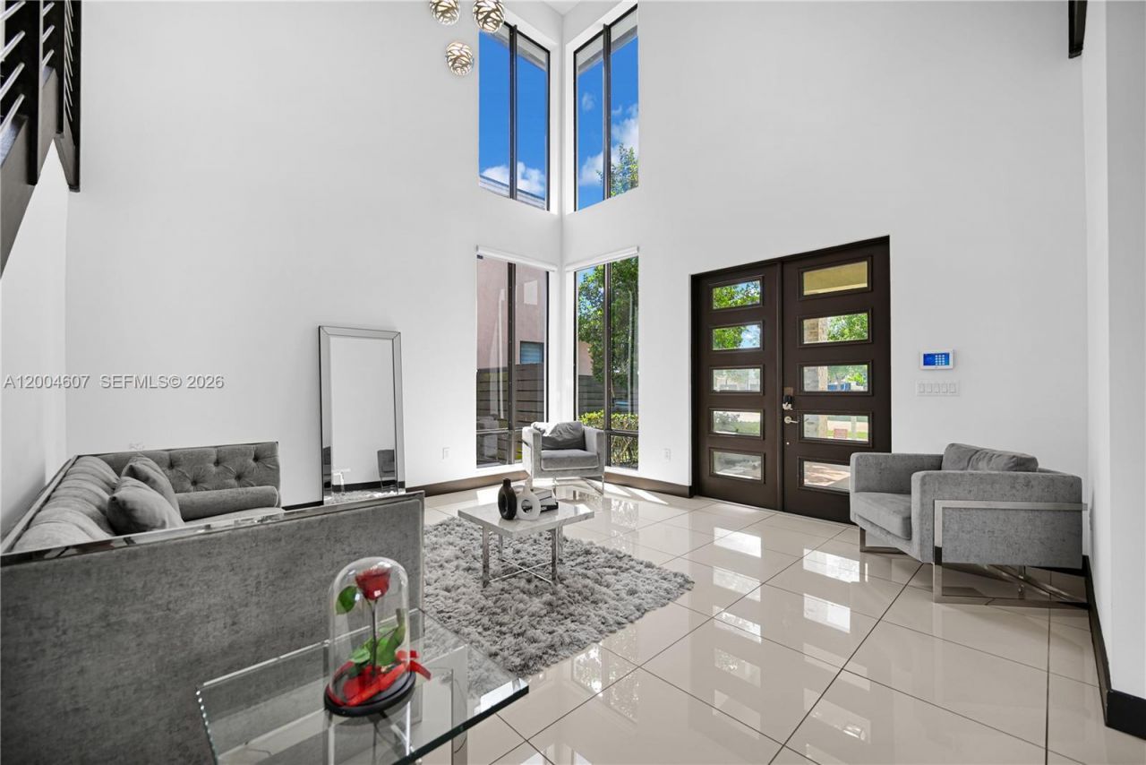16065 SW 136th Ter, Miami, FL 33196 Photo