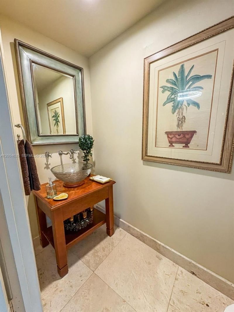 333 Las Olas Way, Unit 304, Fort Lauderdale, FL 33301 Photo