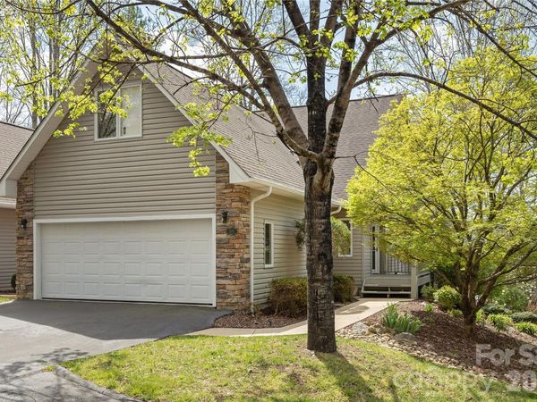 2115 Cumming Woods Court , Hendersonville, NC 28739