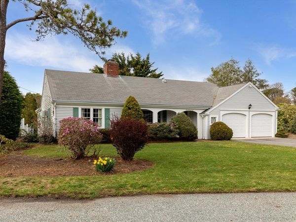 2 Par 3 Dr, Yarmouth, MA 02664